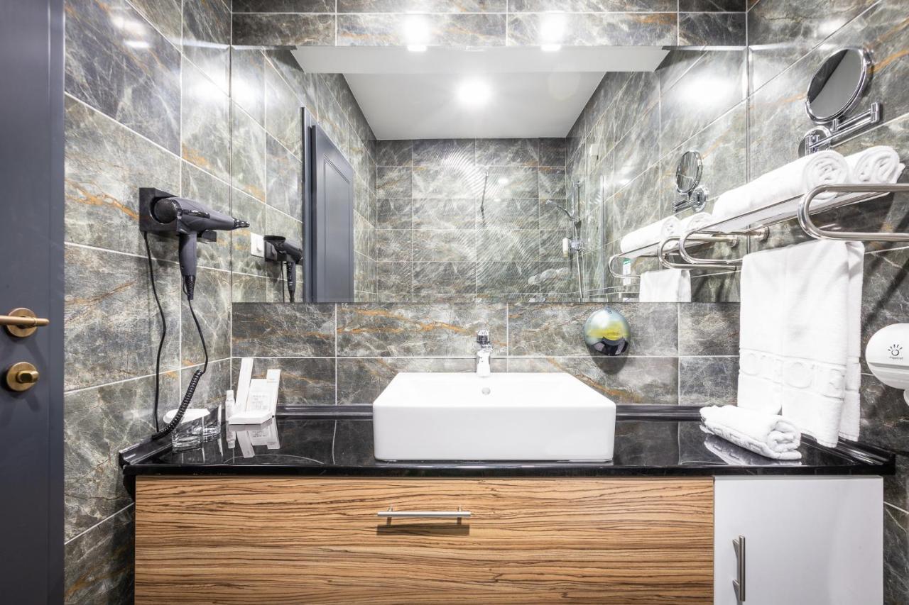Hotel Sky Gevgelija Exterior foto Bathroom