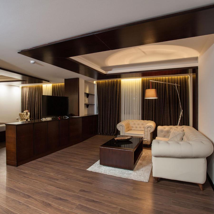 Hotel Sky Gevgelija Exterior foto A suite at the hotel