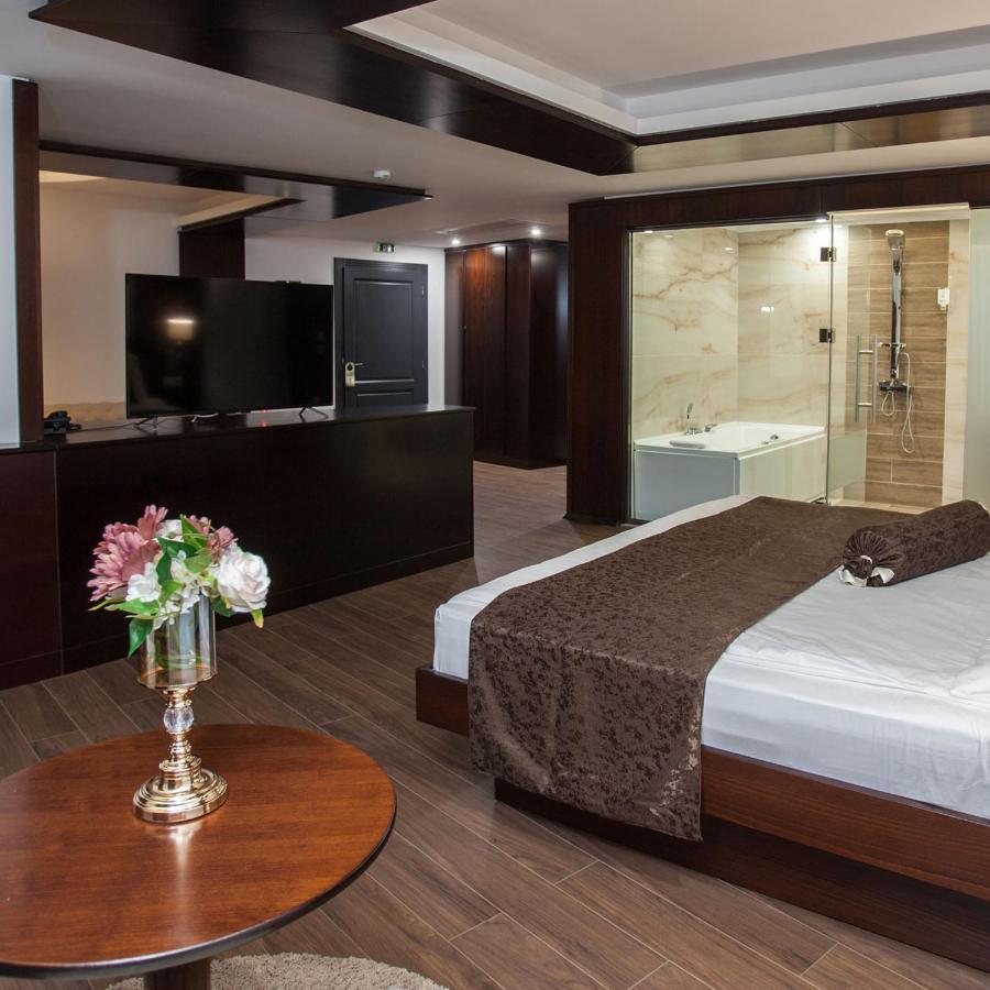 Hotel Sky Gevgelija Exterior foto Suite