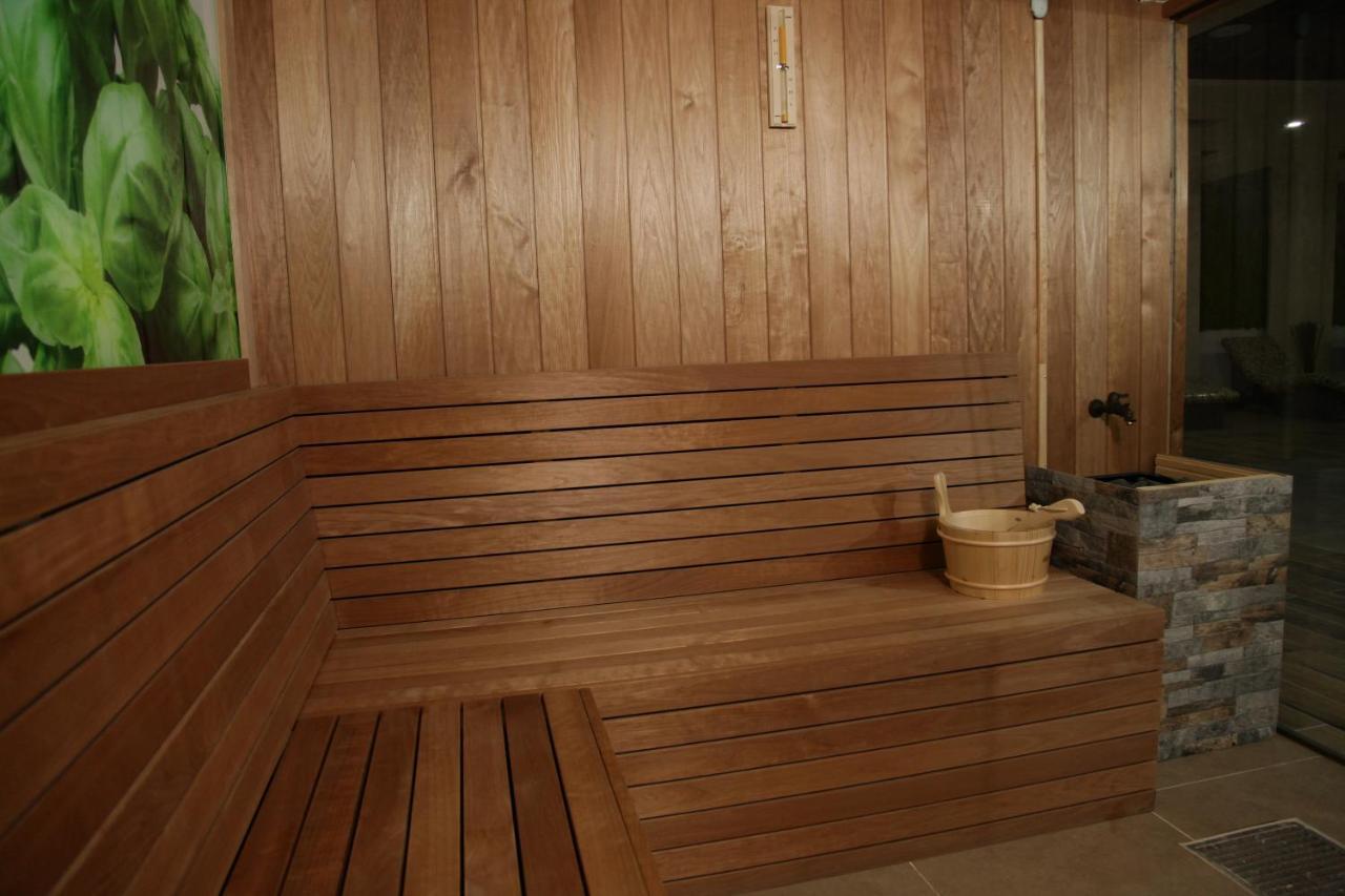 Hotel Sky Gevgelija Exterior foto A Finnish sauna