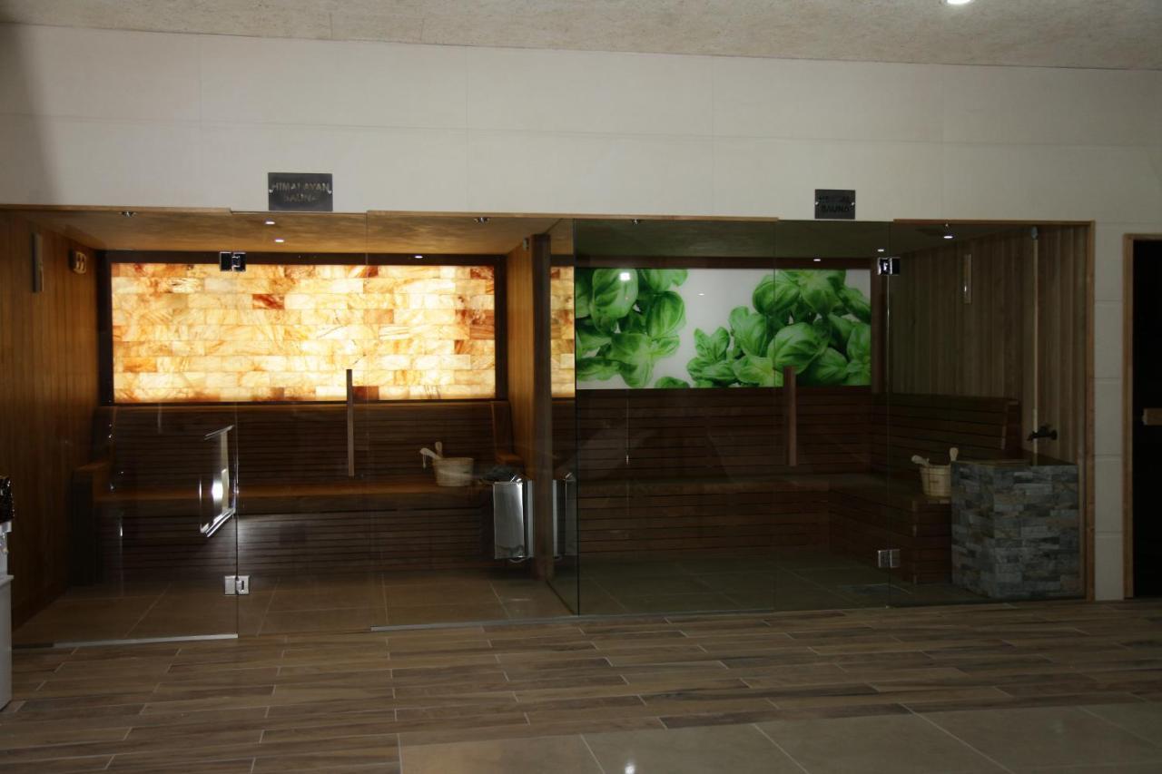 Hotel Sky Gevgelija Exterior foto The interior of the station