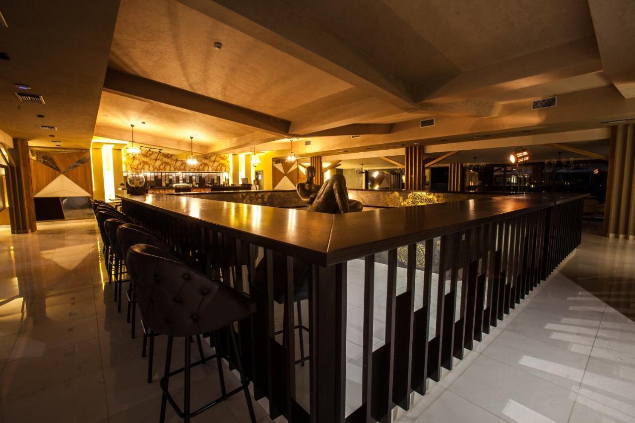 Hotel Sky Gevgelija Exterior foto The bar at the 101 lounge