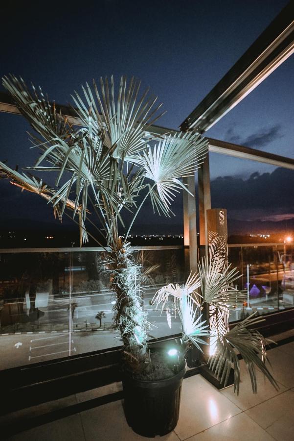 Hotel Sky Gevgelija Exterior foto The Palm