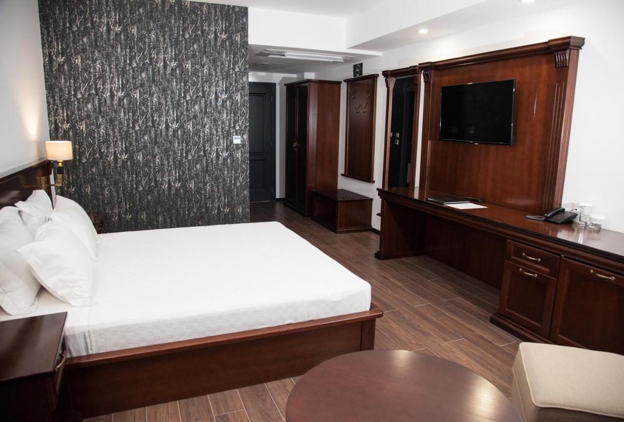 Hotel Sky Gevgelija Exterior foto A room at the hotel