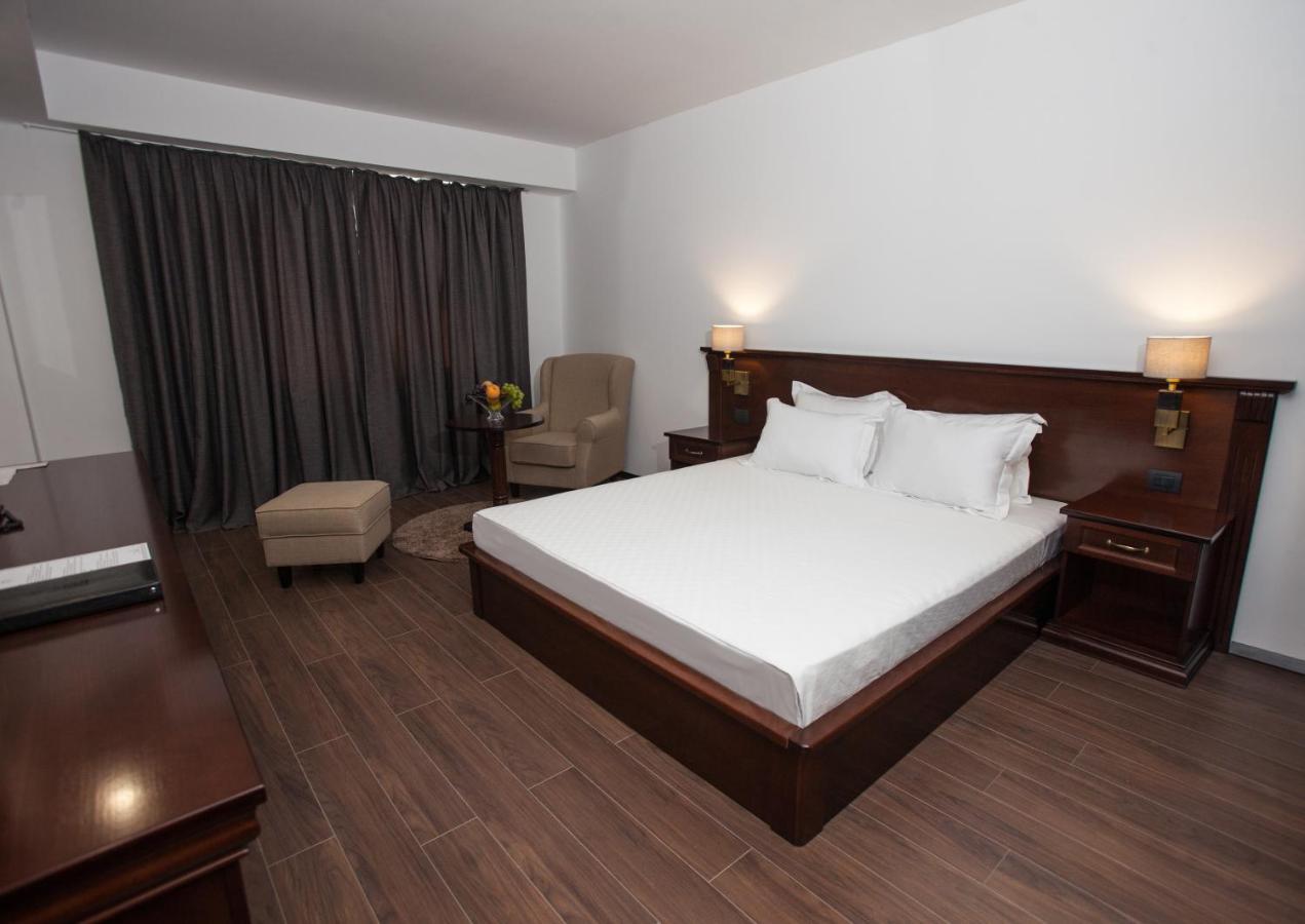 Hotel Sky Gevgelija Exterior foto A bedroom at the hotel