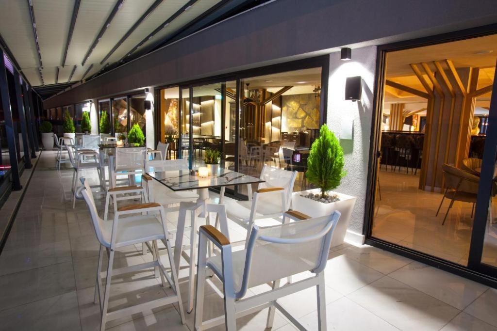 Hotel Sky Gevgelija Exterior foto Restaurant
