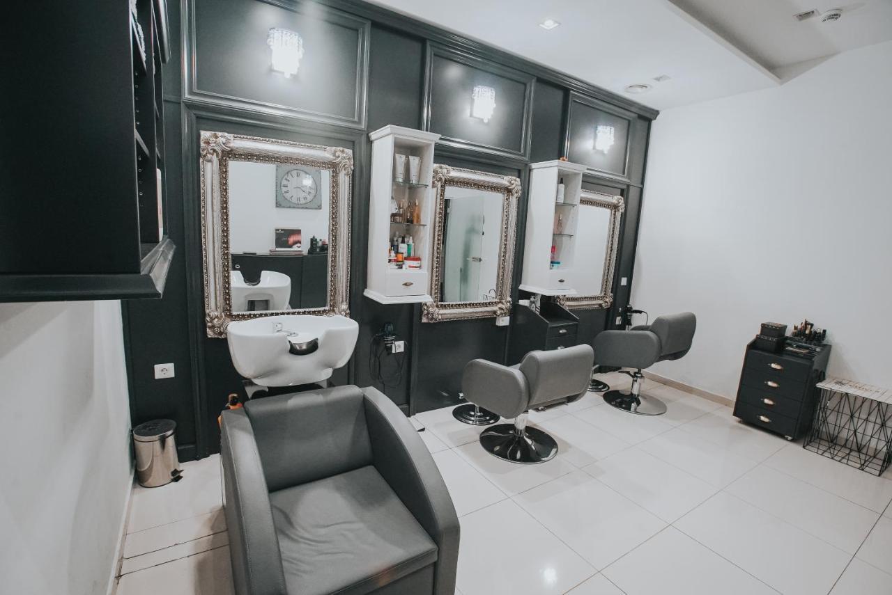 Hotel Sky Gevgelija Exterior foto Hair salon in Dubai