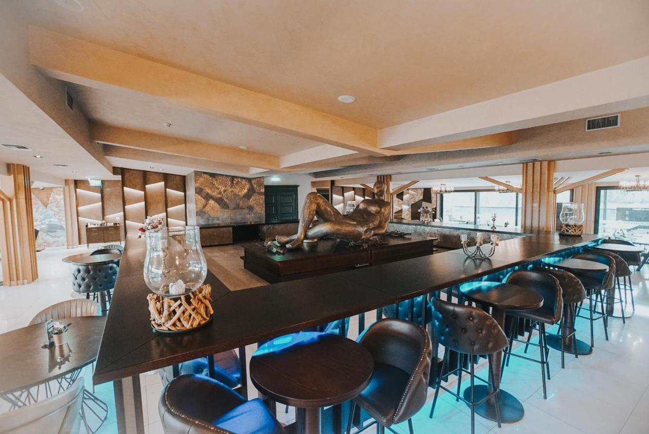 Hotel Sky Gevgelija Exterior foto The bar at the 19th floor