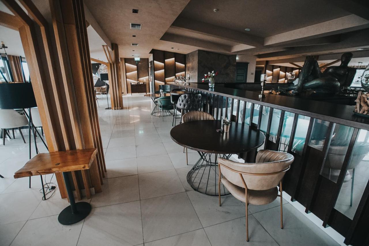 Hotel Sky Gevgelija Exterior foto The lounge at the airport